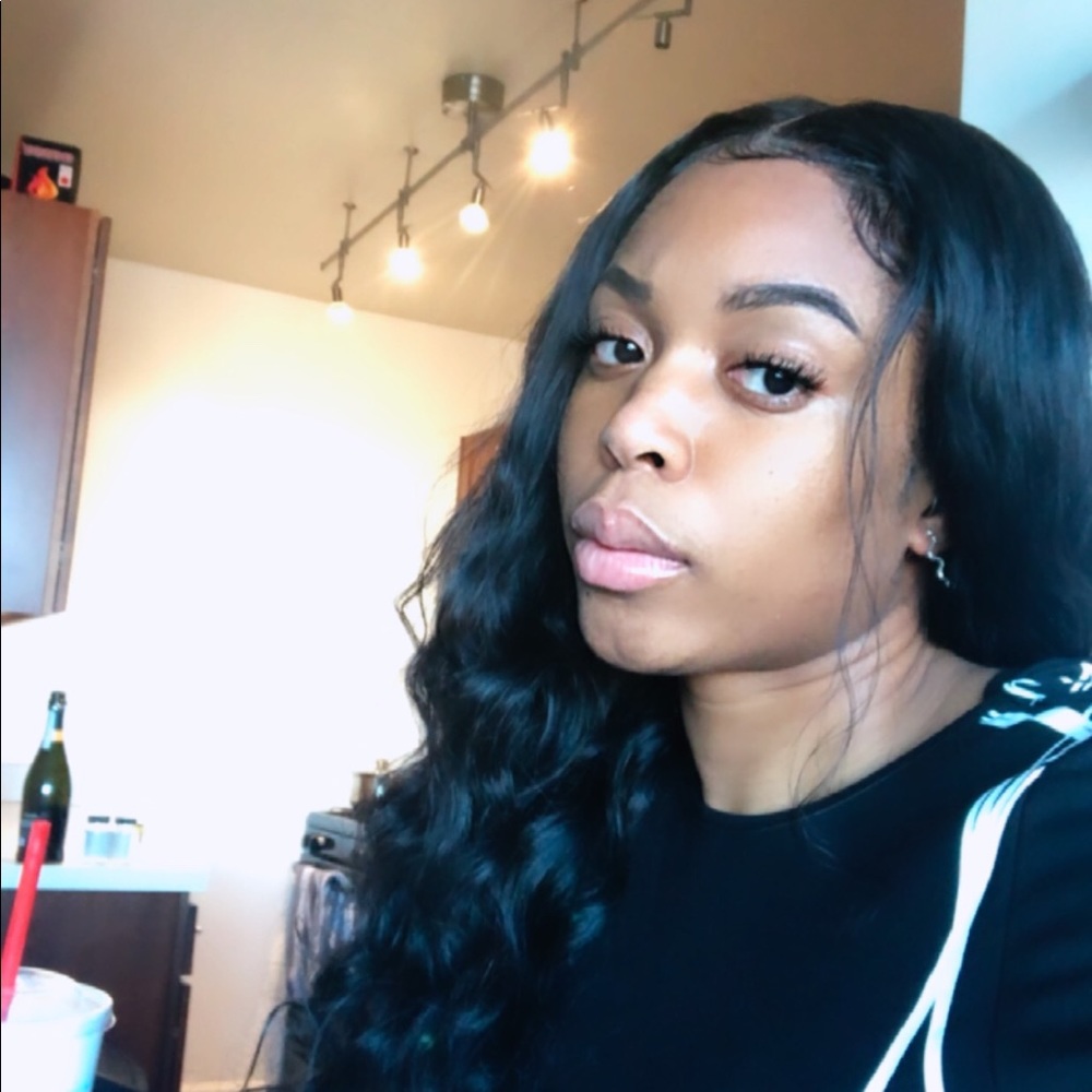 Meet your Posher, Mecee